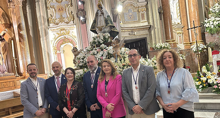 La Corporación municipal cumplimenta un año más el voto en honor a la Virgen de la Luz