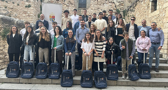 La Diputación de Cuenca homenajea a los jóvenes deportistas becados de la provincia