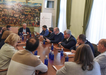 La Diputación de Guadalajara reúne a todos los alcaldes del Corredor para sumarlos al proyecto de Zona Franca