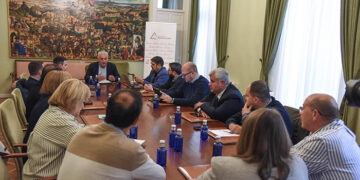 La Diputación de Guadalajara reúne a todos los alcaldes del Corredor para sumarlos al proyecto de Zona Franca