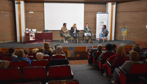 La Feria del Libro Cuenca Lee lleva a Ignacio Martínez de Pisón a Tarancón en una jornada marcada por la lluvia