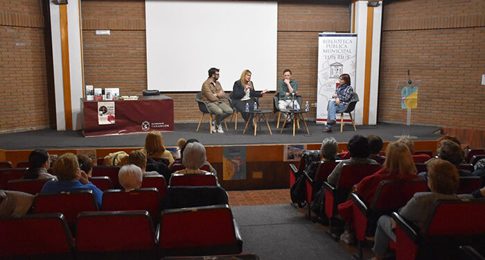 La Feria del Libro Cuenca Lee lleva a Ignacio Martínez de Pisón a Tarancón en una jornada marcada por la lluvia