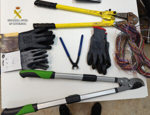 La Guardia Civil de Guadalajara detiene a dos personas sorprendidas “infraganti” cuando sustraían cable del tendido telefónico