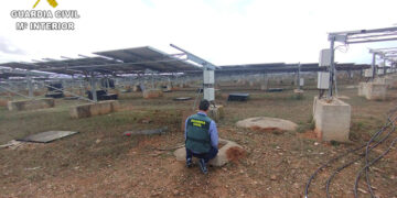 La Guardia Civil detiene cinco personas por robo de cobre en una plantación fotovoltaica de Iniesta