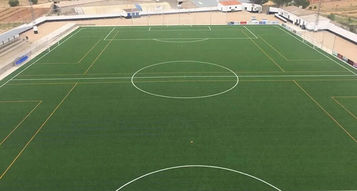 La Guardia Civil investiga a una persona por un delito leve de lesiones a un árbitro durante el partido entre el Iniestense Balompié y el Club Deportivo Alto Jucar 1 La Guardia Civil investiga a una persona por un delito leve de lesiones a un árbitro ocurrido durante el partido entre el Iniestense Balompié y el Club Deportivo Alto Jucar