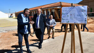 La Junta colaborará con el Ayuntamiento de El Peral en la apertura de la vivienda de mayores