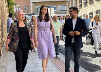 La Junta reivindica las obras de mejora de la calle Cervantes y aledaños en la capital y un modelo de ciudad más accesible