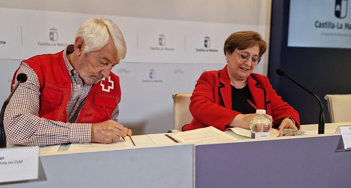 La Junta renueva por décimo año consecutivo el convenio con Cruz Roja para ejecutar el Plan de Pobreza Energética en Castilla-La Mancha 1 La Junta renueva por décimo año consecutivo el convenio con Cruz Roja para ejecutar el Plan de Pobreza Energética en Castilla-La Mancha