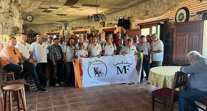 La Peña Taurina Los Encinares de Málaga del Fresno visita la ganadería Flor de Jara de Miraflores de la Sierra 1 La Peña Taurina Los Encinares de Málaga del Fresno visita la ganadería Flor de Jara de Miraflores de la Sierra