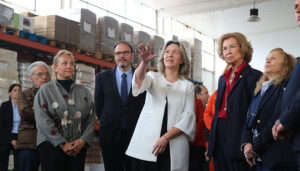La Reina emérita Doña Sofía visita el Banco de Alimentos de Guadalajara 