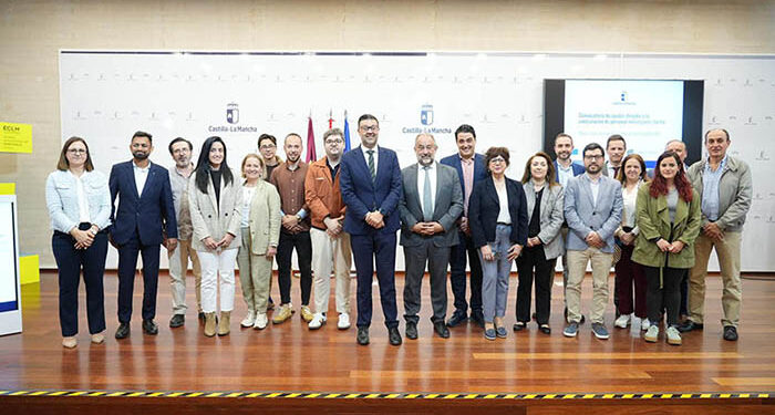 La UCLM pone en valor el talento investigador joven en un acto con el Gobierno regional 1 La UCLM pone en valor el talento investigador joven en un acto con el Gobierno regional