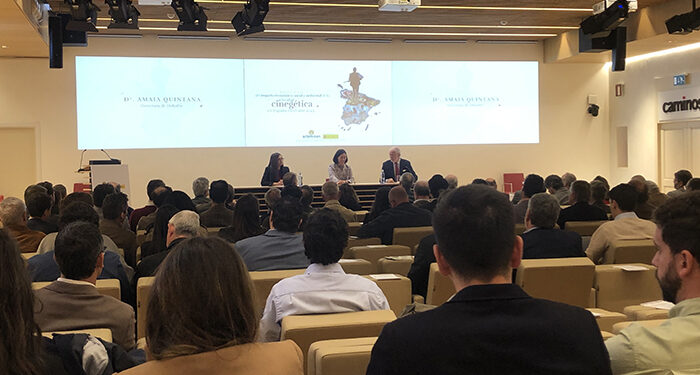 La caza genera anualmente 10.190 millones de euros de PIB en España y mantiene 199.000 puestos de trabajo 1 La caza genera anualmente 10.190 millones de euros de PIB en España y mantiene 199.000 puestos de trabajo