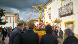 La segunda procesión del Cristo de la Expiración pone el punto final a las Fiestas de Mayo en Cabanillas