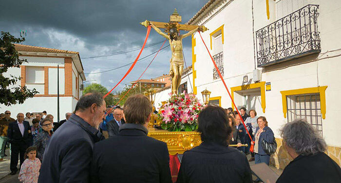 La segunda procesión del Cristo de la Expiración pone el punto final a las Fiestas de Mayo en Cabanillas