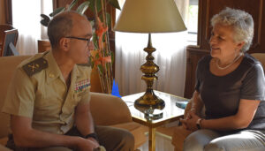 La subdelegada del Gobierno recibe al nuevo comandante militar de las provincias de Cuenca y Toledo