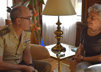 La subdelegada del Gobierno recibe al nuevo comandante militar de las provincias de Cuenca y Toledo