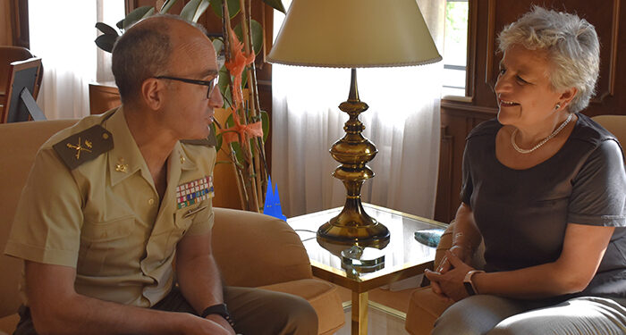 La subdelegada del Gobierno recibe al nuevo comandante militar de las provincias de Cuenca y Toledo
