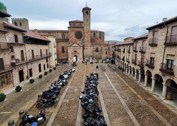 Literatura y motos el Silver Reader Motoclub revalida su compromiso con el Camino del Cid