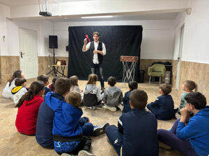 Los niños y niñas de Tendilla fueron los primeros en disfrutar del ‘Territorio Joven’ de FADETA