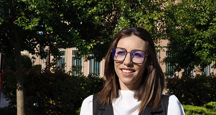 Lucía de Luz ha denunciado esta mañana la invasión de hierbas y plagas