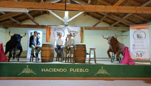 Málaga del Fresno ya disfruta de la Peña Taurina Los Encinares