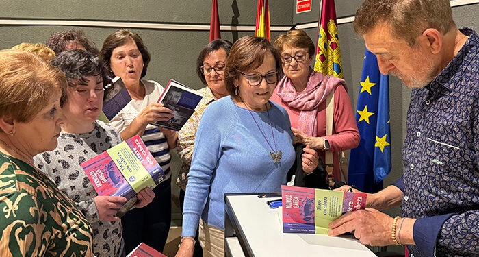 Manolo García, Jesús Carrasco y Marcos Vázquez atraen a lectores y seguidores en la recta final de la Feria del Libro Cuenca Lee 1 Manolo García, Jesús Carrasco y Marcos Vázquez atraen a lectores y seguidores en la recta final de la Feria del Libro Cuenca Lee