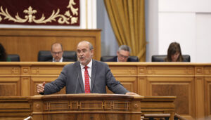 Martínez Guijarro afea a VOX la enmienda a la totalidad a la Ley de Simplificación Administrativa “¿Por qué es bueno en Murcia o Cantabria y aquí no”