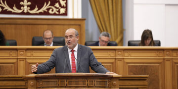 Martínez Guijarro afea a VOX la enmienda a la totalidad a la Ley de Simplificación Administrativa “¿Por qué es bueno en Murcia o Cantabria y aquí no”