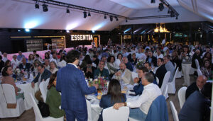 Más de doscientas personas se suman a la cena benéfica con motivo de FERACAM