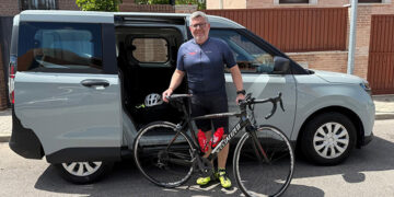 Nacho Redondo irá a Valencia en bici con el propósito de recordar lo que pasó en octubre y para llevar material escolar