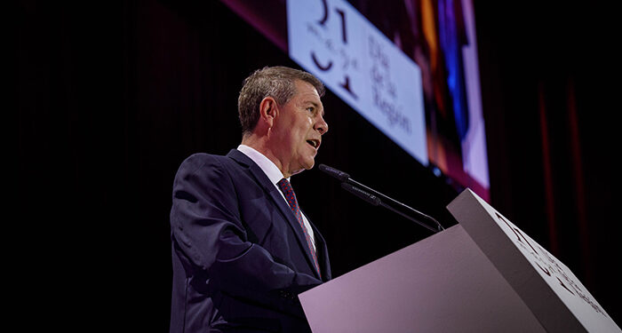 Page “El que apuesta por el todo vale, termina consiguiendo que nada tenga valor”