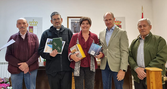 Pareja cierra su XX Abril Cultural premiando el talento literario, fotográfico y audiovisual