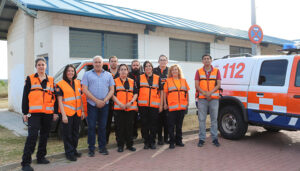 Protección Civil y Policía Local refuerzan su presencia en la Feria Chica con personal sanitario y reparto de pulseras identificativas para menores