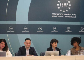 Salinas presenta el proyecto “Cabanillas se cuida” en unas jornadas formativas de la FEMP