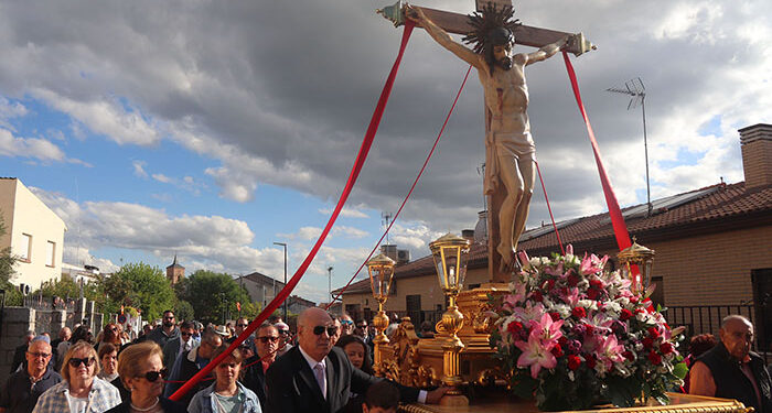 Solmenidad y devoción en la procesión del Cristo de la Expiración 2025