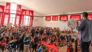 Tres centenares de escolares de zonas rurales de Cuenca presentan en Villalba de la Sierra sus proyectos científicos basados en saberes tradicionales