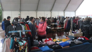 Un Mercadillo en Cabanillas contra los elementos