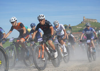 Youssef Issmaili y Beatriz Martínez conquistan Atienza en una prueba épica de MTB por la Sierra Norte