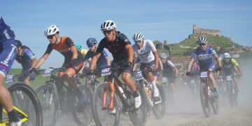 Youssef Issmaili y Beatriz Martínez conquistan Atienza en una prueba épica de MTB por la Sierra Norte