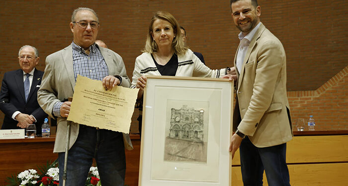 amiab recoge el Reconocimiento del Consejo Social de la UCLM orgullosa del trabajo conjunto 1 amiab recoge el Reconocimiento del Consejo Social de la UCLM orgullosa del trabajo conjunto