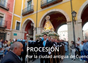 Solemne Procesión por la ciudad antigua de Cuenca Solemne Procesión por la ciudad antigua de Cuenca