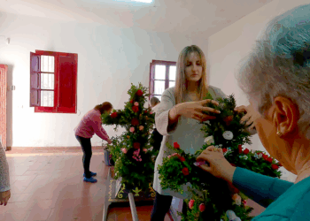 Videorreportaje. La Cruz de Mayo y el Castillo en Las Majadas