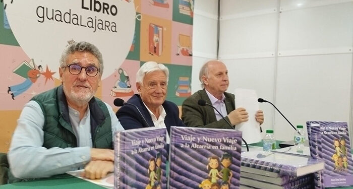 ‘Viaje y nuevo viaje a la Alcarria en familia’ cautiva al público en la Feria del Libro de Guadalajara