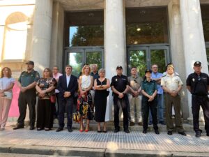 2025 06 27 Minuto de silencio por los asesinatos en Guadalajara Valencia Gijon y Las Palmas1