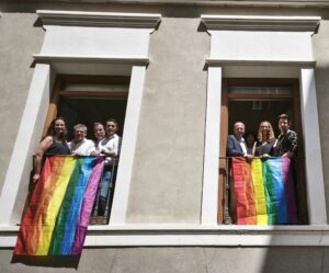 20250627 bandera arcoiris psoe municipal balcon