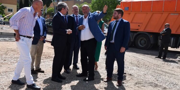 La colaboración entre las instituciones se ha traducido en más de 40 millones de euros para mejorar la movilidad de la ciudad de Cuenca 1 La colaboración entre las instituciones se ha traducido en más de 40 millones de euros para mejorar la movilidad de la ciudad de Cuenca