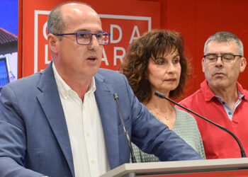 Alberto Rojo considera “grave” que Guarinos haya querido capitalizar las obras de 156 viviendas de alquiler que tienen financiación de la Junta y el Gobierno Alberto Rojo considera “grave” que Guarinos haya querido capitalizar las obras de 156 viviendas de alquiler que tienen financiación de la Junta y el Gobierno