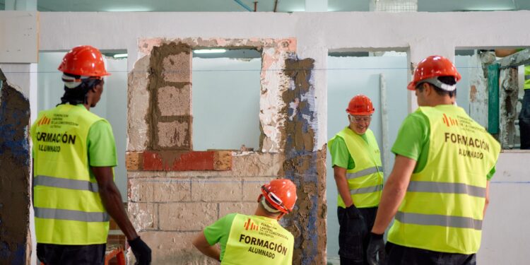 Alumnado con profesor FLC Fabricas Albanileria