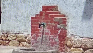 Bea Jiménez denuncia la falta de agua en la Fuente de la Gimena de Cólliga justo antes de las fiestas de la pedanía