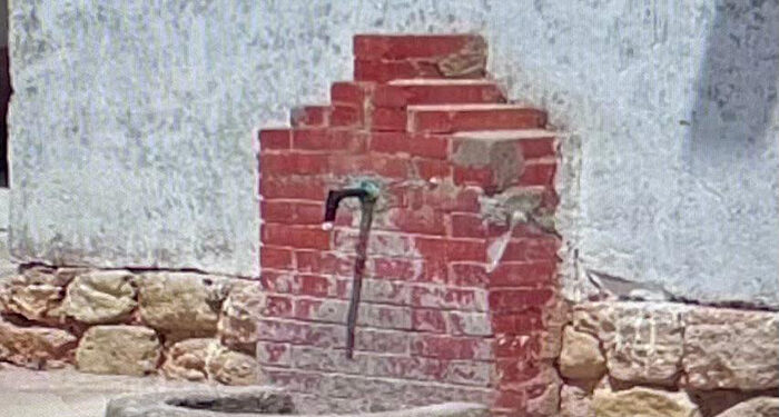 Bea Jiménez denuncia la falta de agua en la Fuente de la Gimena de Cólliga justo antes de las fiestas de la pedanía